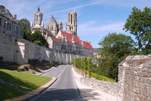 Wynajem Samochod�w Laon